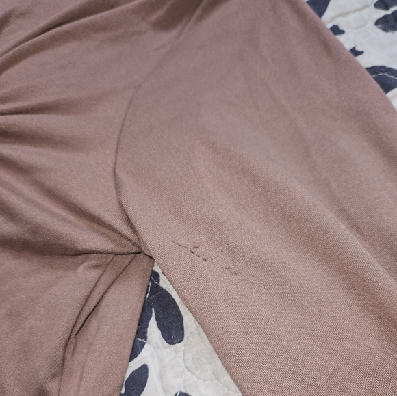 4/$20- Crop open back long sleeve - Picture 3 of 4